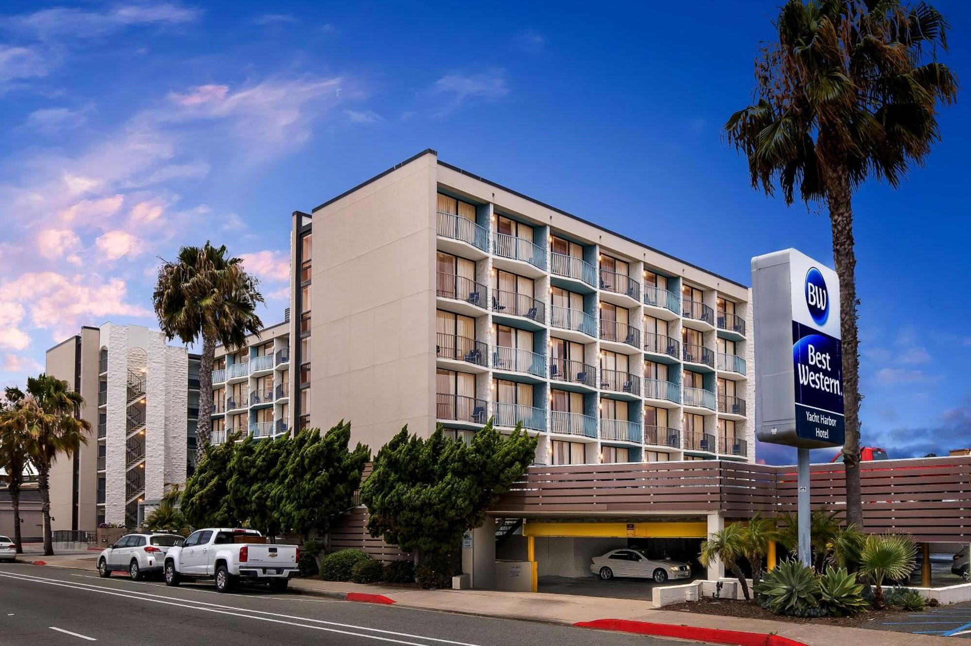 Western Yacht Harbor Hotel 3*
